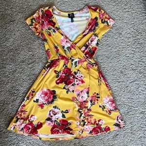 Cute gold dress with flower print